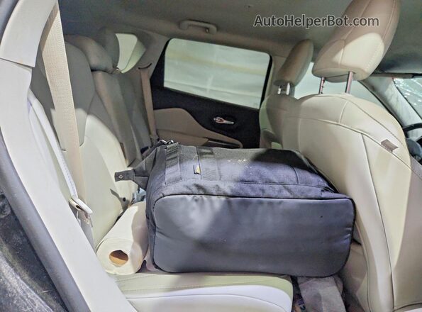 1C4PJMDN1KD460871 2019 JEEP CHEROKEE Black Rear interior view