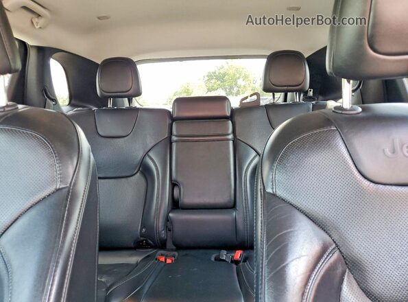 1C4PJMDNXKD209377 2019 JEEP CHEROKEE Red Սալոնի հետևի տեսք