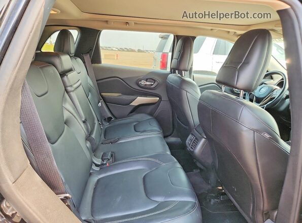 1C4PJMDSXHD223214 2017 JEEP CHEROKEE Black Widok wnętrza z tyłu