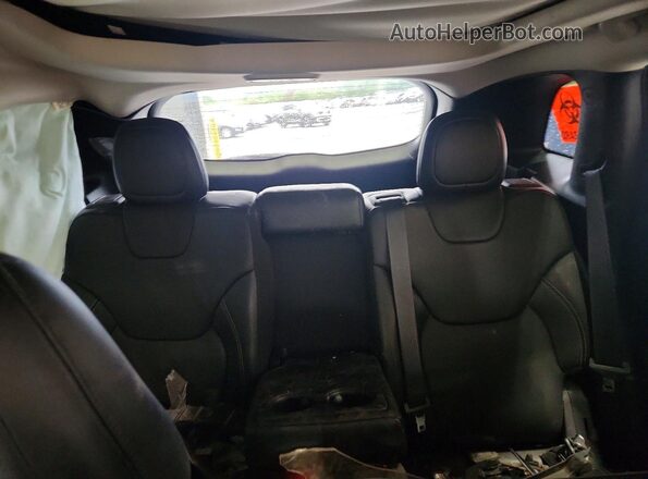 1C4PJMDX9JD575296 2018 JEEP CHEROKEE Black Rear seats view