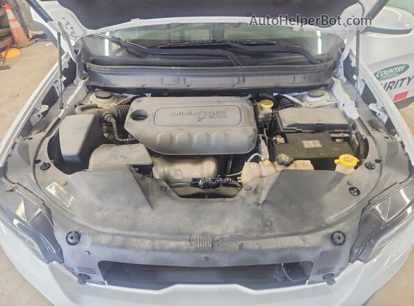 1C4PJMLB1MD137558 2021 JEEP CHEROKEE White Սալոնի հետևի տեսք