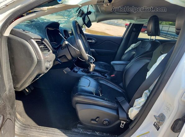 1C4PJMLB2MD152165 2021 JEEP CHEROKEE White Front interior view