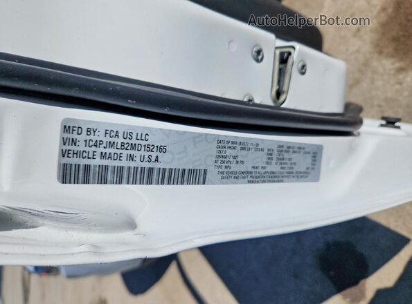 1C4PJMLB2MD152165 2021 JEEP CHEROKEE White 360 interior view