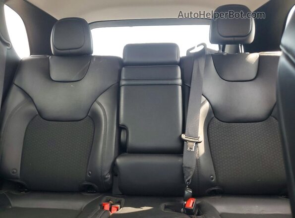 1C4PJMLB6KD400706 2019 JEEP CHEROKEE Black Հետևի նստատեղերի տեսք