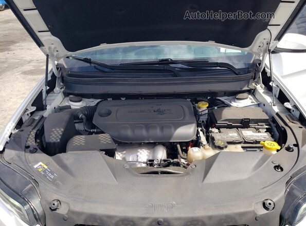 1C4PJMLB6LD567715 2020 JEEP CHEROKEE White Widok wnętrza z tyłu