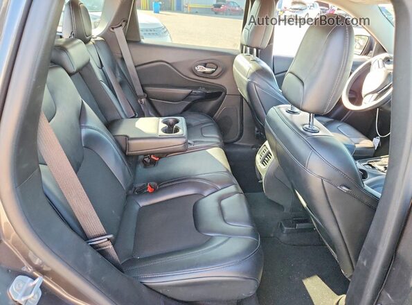 1C4PJMLB6MD240474 2021 JEEP CHEROKEE Charcoal Vista de los asientos traseros