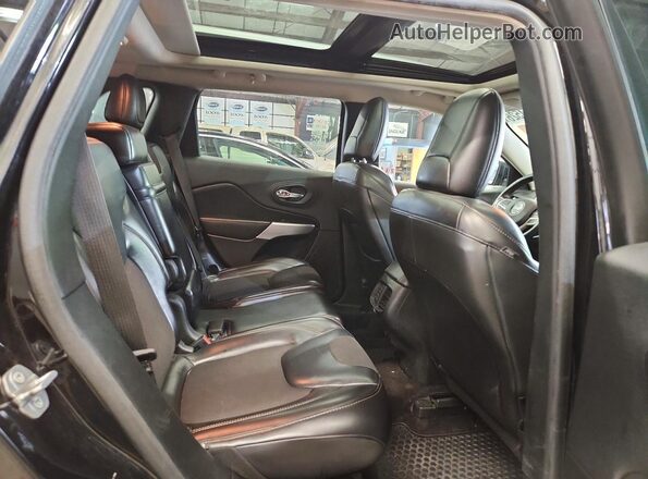 1C4PJMLBXJD520992 2018 JEEP CHEROKEE Black უკანა სალონის ხედი