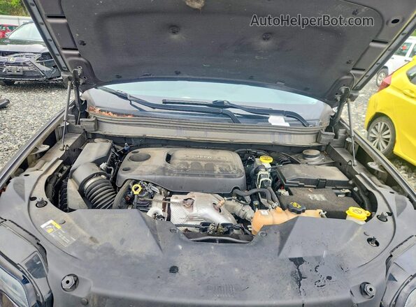 1C4PJMLN0KD238551 2019 JEEP CHEROKEE Gray ძრავის განყოფილების ხედი