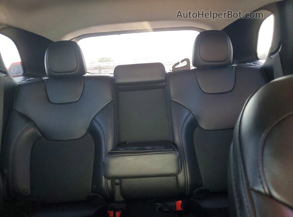 1C4PJMLX7KD233672 2019 JEEP CHEROKEE White Հետևի նստատեղերի տեսք