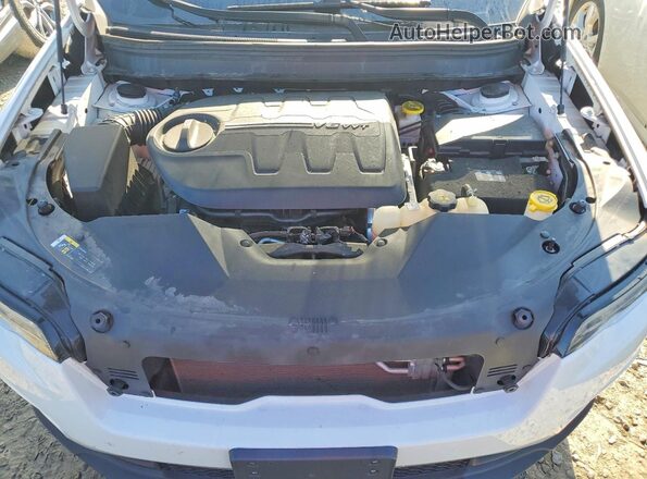 1C4PJMLX7KD233672 2019 JEEP CHEROKEE White Շարժիչի բաժամունքի տեսք