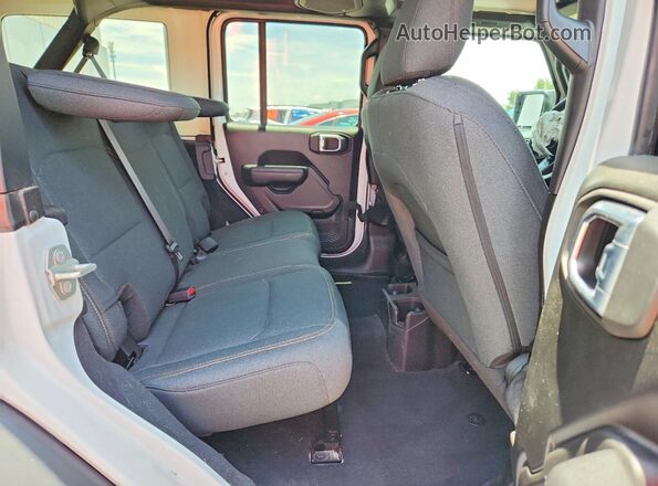 1C4PJXDG4RW258737 2024 JEEP WRANGLER White Vista de los asientos traseros