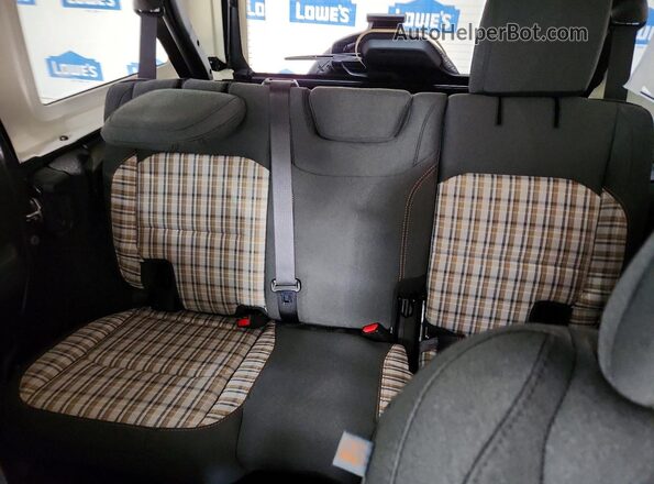 1C4PJXDGXTW282614 2026 JEEP WRANGLER Gray Vista de los asientos traseros