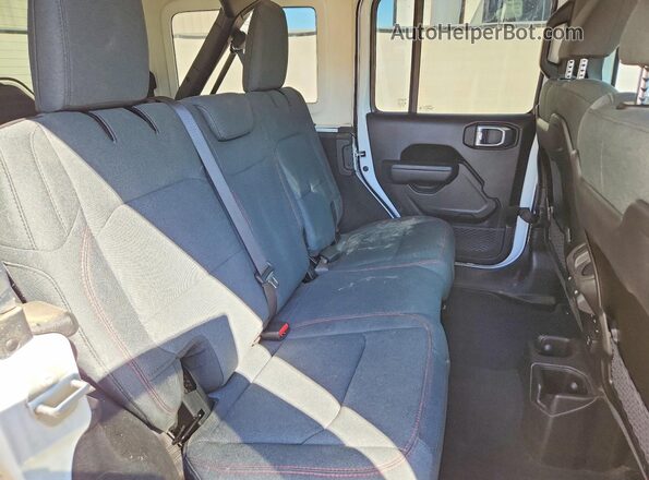 1C4PJXFG4RW217800 2024 JEEP WRANGLER Белый Вид задней части салона