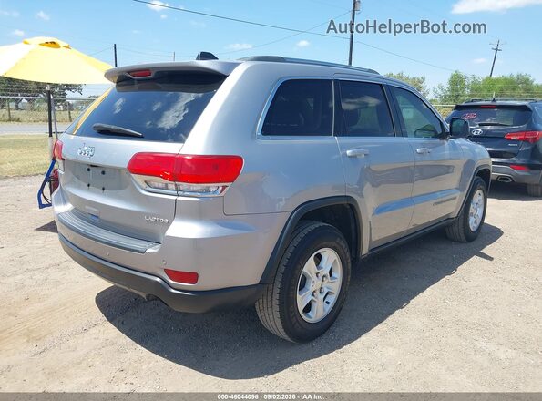 1C4RJEAG5HC697236 2017 JEEP GRAND CHEROKEE Silver Tył prawy