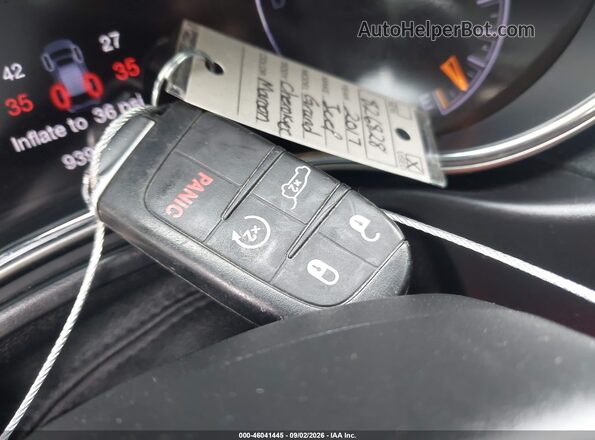 1C4RJEAG8HC826828 2017 JEEP GRAND CHEROKEE Red Вид панелі приладів