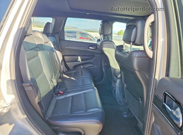 1C4RJFLG9KC558026 2019 JEEP GRAND Silver Вид задньої частини салону