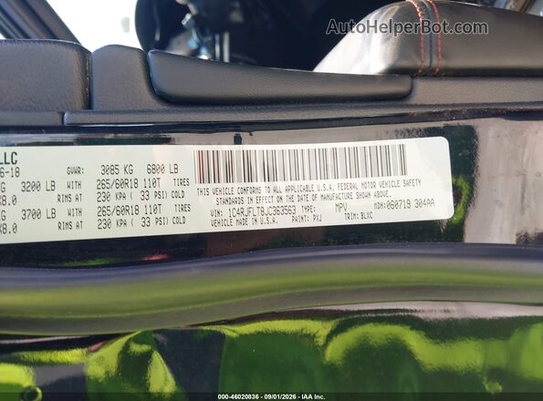 1C4RJFLT8JC363563 2018 JEEP GRAND CHEROKEE Черный Вид подкапотного пространства