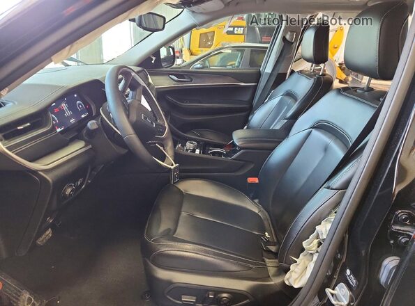 1C4RJHBG7PC515115 2023 JEEP GRAND Black Widok wnętrza z przodu