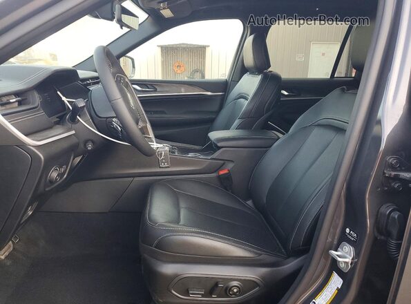 1C4RJHBR8TC283152 2026 JEEP GRAND Charcoal Widok wnętrza z przodu