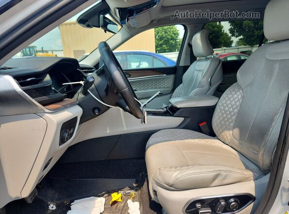 1C4RJKEG0N8529446 2022 JEEP GRAND Silver Front interior view
