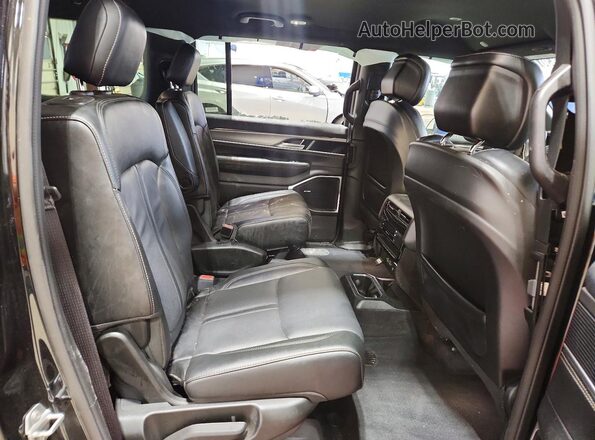 1C4SJSBP5SS516907 2025 JEEP WAGONEER Black Vista interior trasera