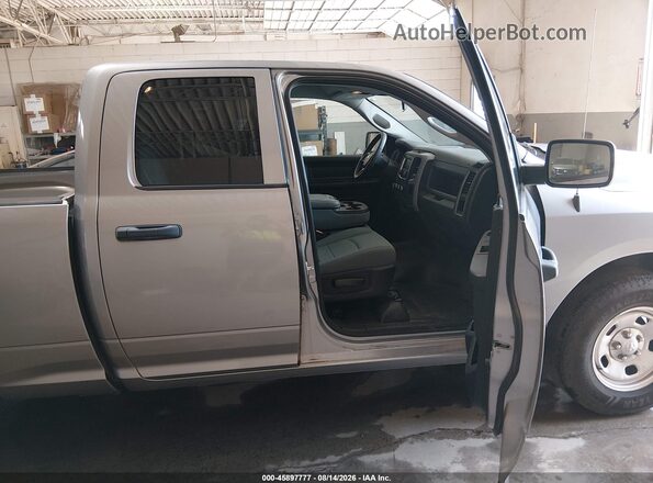 1C6RR6FG7KS643738 2019 RAM 1500 CLASSIC Silver Widok wnętrza z przodu