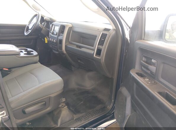 1C6RR6FGXHS833266 2017 RAM 1500 Синий Вид салона спереди
