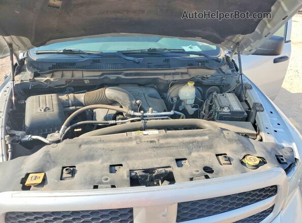 1C6RR6FT3GS376070 2016 RAM 1500 Silver Սալոնի հետևի տեսք