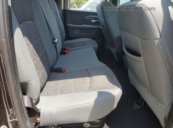 1C6RR6GT1JS126879 2018 RAM 1500 Черный Вид задних сидений