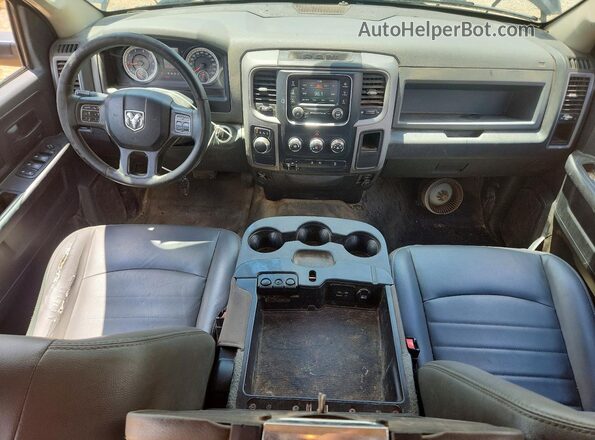 1C6RR6KG2GS395136 2016 RAM 1500 Blue Widok deski rozdzielczej