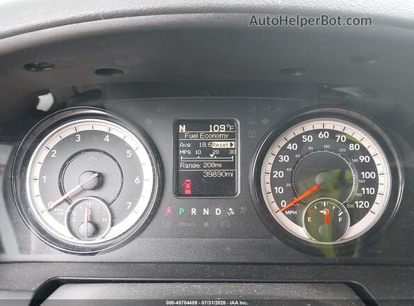 1C6RR6KG2JS285338 2018 RAM 1500 White უკანა სავარძლების ხედი