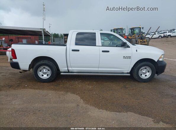 1C6RR6KG2JS285338 2018 RAM 1500 White უკანა სალონის ხედი