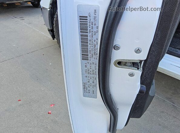 1C6RR6KT6KS746927 2019 RAM 1500 White Widok komory silnika