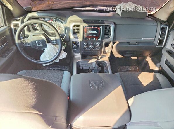 1C6RR6LT9KS539303 2019 RAM 1500 Burgundy Vista del salpicadero