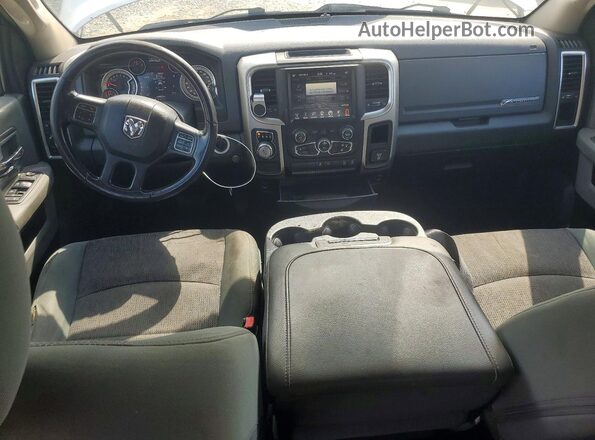 1C6RR6TT7HS790491 2017 RAM 1500 Silver Dashboard view