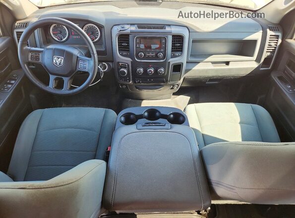 1C6RR7FG2HS759900 2017 RAM 1500 Белый Вид панели приборов