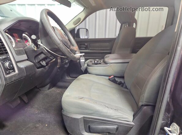 1C6RR7FG6HS697272 2017 RAM 1500 Синий Вид салона спереди