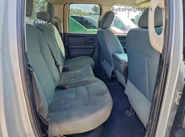 1C6RR7FG8HS599957 2017 RAM 1500 Silver უკანა სავარძლების ხედი