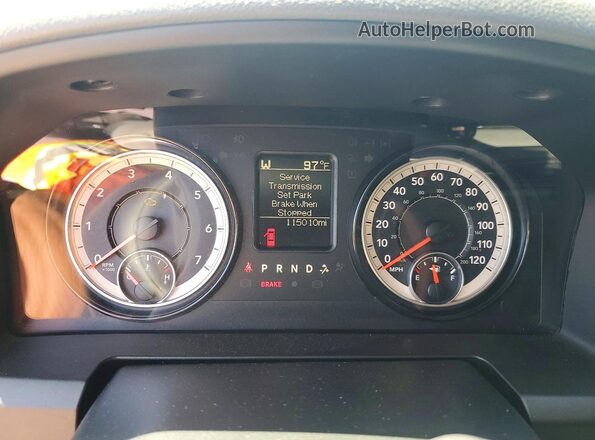 1C6RR7FG9JS208403 2018 RAM 1500 Black ხელსაწყოთა პანელის ხედი