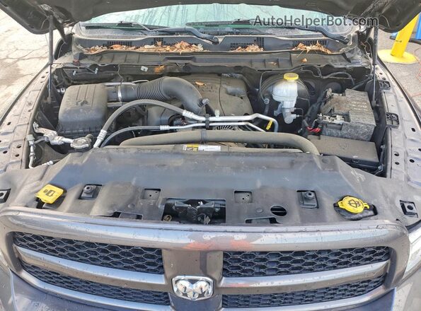 1C6RR7FT1JS215827 2018 RAM 1500 Charcoal Vista interior trasera