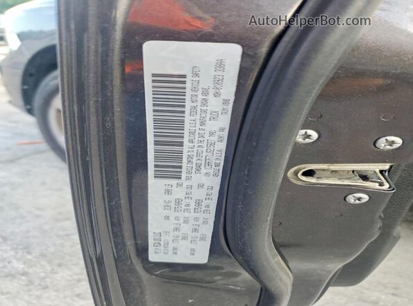 1C6RR7FT1JS215827 2018 RAM 1500 Charcoal Vista del compartimento del motor
