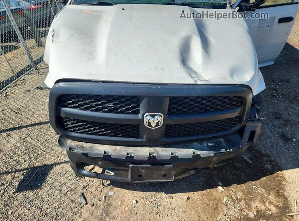 1C6RR7FT9HS667664 2017 RAM 1500 White Вид задньої частини салону