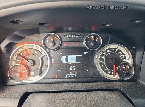 1C6RR7GG1JS311779 2018 RAM 1500 Blue Widok zestawu wskaźników