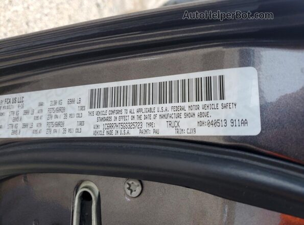 1C6RR7HT5GS325723 2016 RAM 1500 Gray Engine compartment view