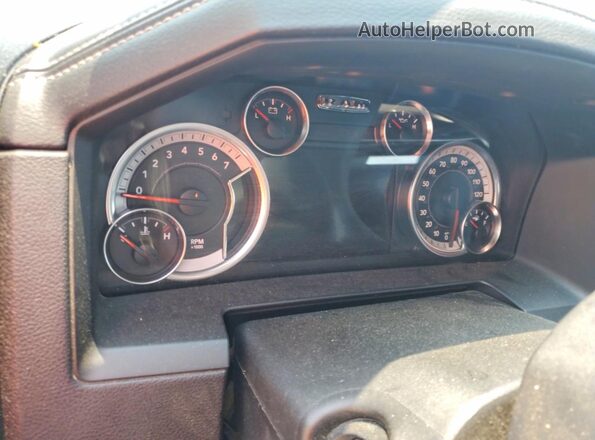 1C6RR7HT5GS325723 2016 RAM 1500 Gray Instrument cluster view