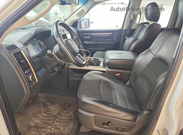 1C6RR7HT6GS191613 2016 RAM 1500 White Widok wnętrza z przodu