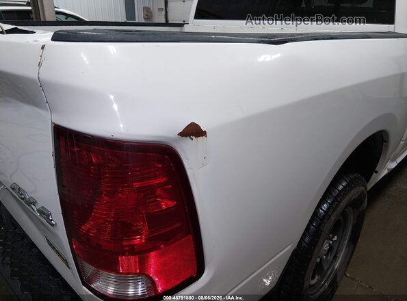1C6RR7KG2JS294224 2018 RAM 1500 White Vista del cuadro de instrumentos