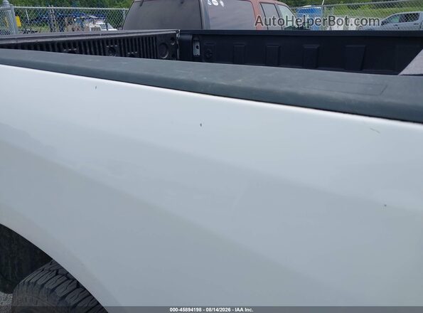 1C6RR7KG4JS300489 2018 RAM 1500 White 