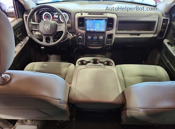 1C6RR7KG7HS728647 2017 RAM 1500 Red Вид панелі приладів
