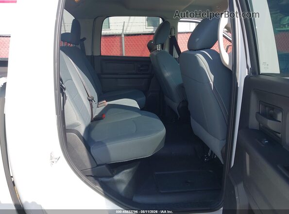 1C6RR7KG8JS297211 2018 RAM 1500 White VIN կոդի պիտակի տեսք